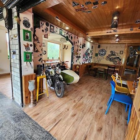 Throttle Shrottle Moto Hostel 마날리 외부 사진