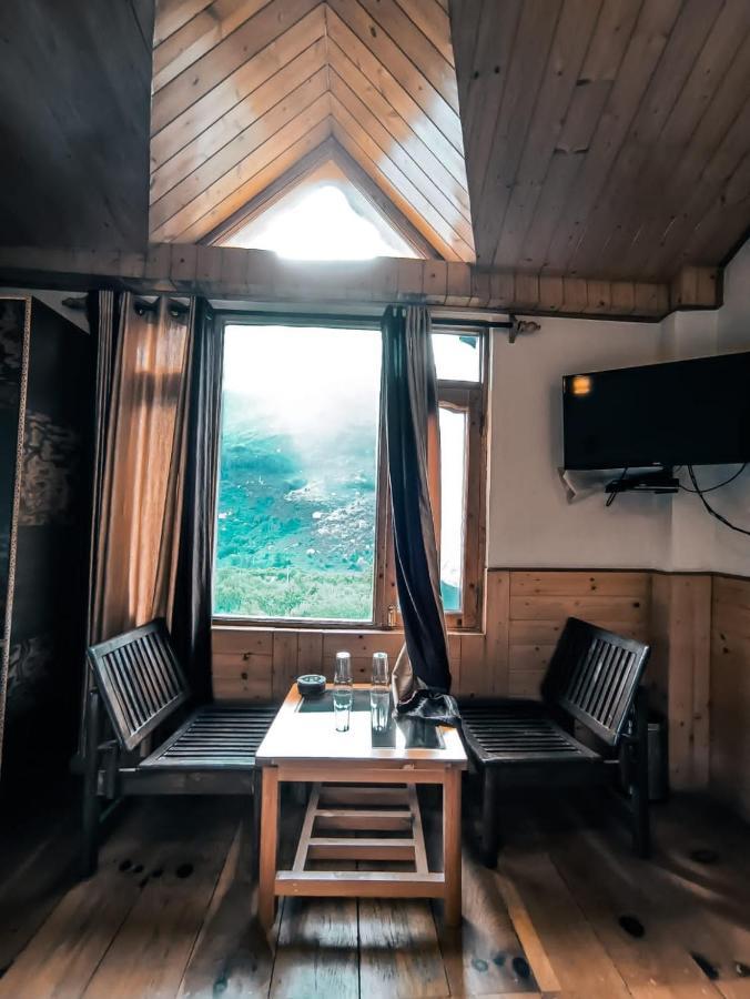 Throttle Shrottle Moto Hostel 마날리 외부 사진