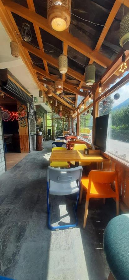 Throttle Shrottle Moto Hostel 마날리 외부 사진