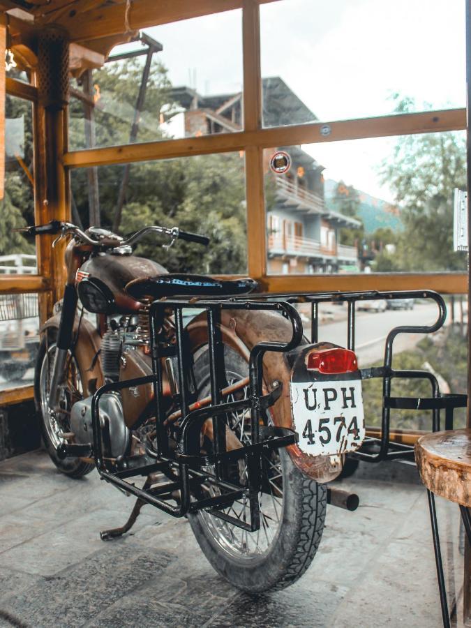 Throttle Shrottle Moto Hostel 마날리 외부 사진