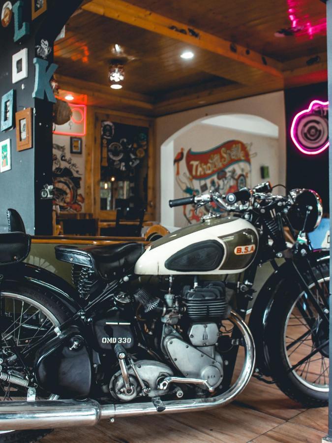 Throttle Shrottle Moto Hostel 마날리 외부 사진