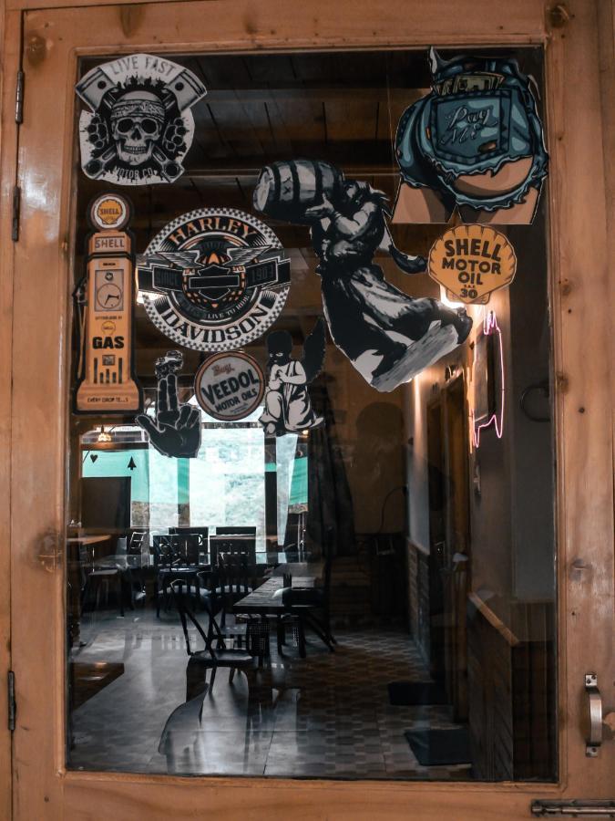 Throttle Shrottle Moto Hostel 마날리 외부 사진