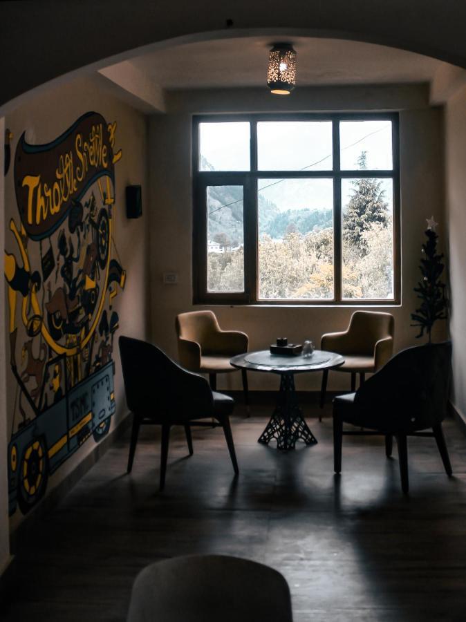 Throttle Shrottle Moto Hostel 마날리 외부 사진