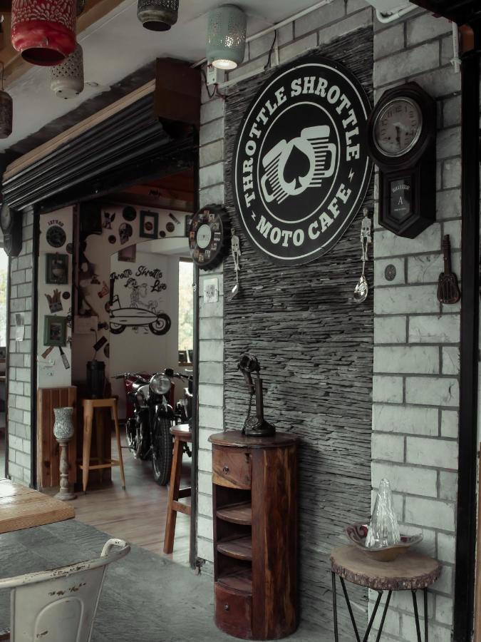 Throttle Shrottle Moto Hostel 마날리 외부 사진